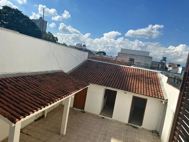Imagem 14: Imóvel para Aluguel Possui 250 Metros Quadrados com 6 Quartos em Centro - São José Dos