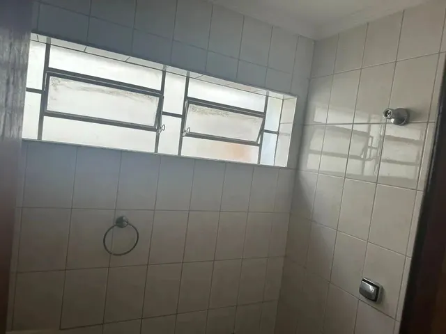 Imagem 4: Imóvel para Aluguel Possui 250 Metros Quadrados com 6 Quartos em Centro - São José Dos