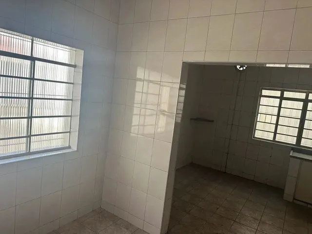 Imagem 8: Imóvel para Aluguel Possui 250 Metros Quadrados com 6 Quartos em Centro - São José Dos