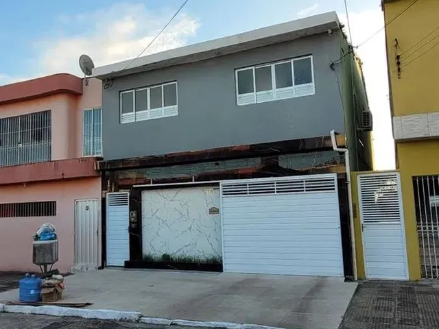 Imagem: A casa possui 3 Dormitórios, 1 Banheiro, 90m² de Área e