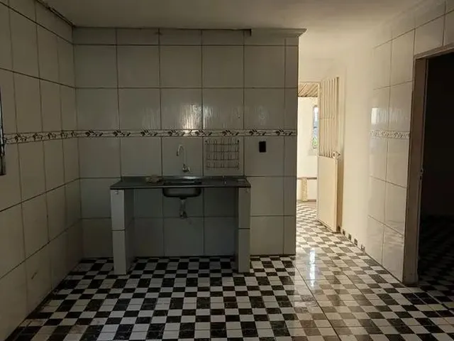 Imagem 7: Casa no Primeiro Andar, 3 Quartos, 1 Banheiros e Área de Serviço