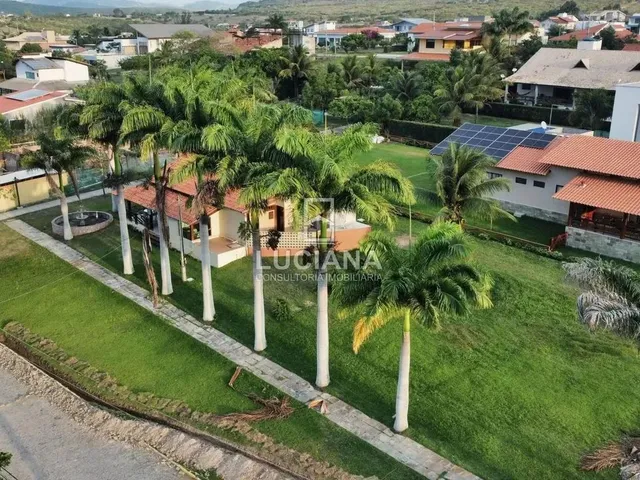 Imagem: A casa em condomínio possui 3 Dormitórios, 3 Suítes, 3