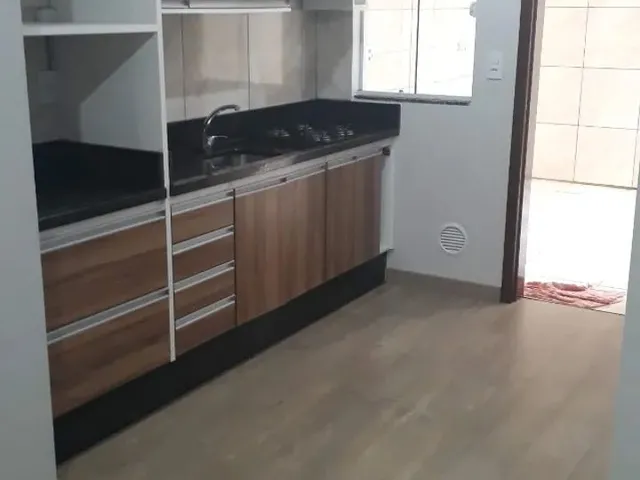 Imagem: O apartamento possui 2 Dormitórios, 1 Banheiro, 1 Vaga na