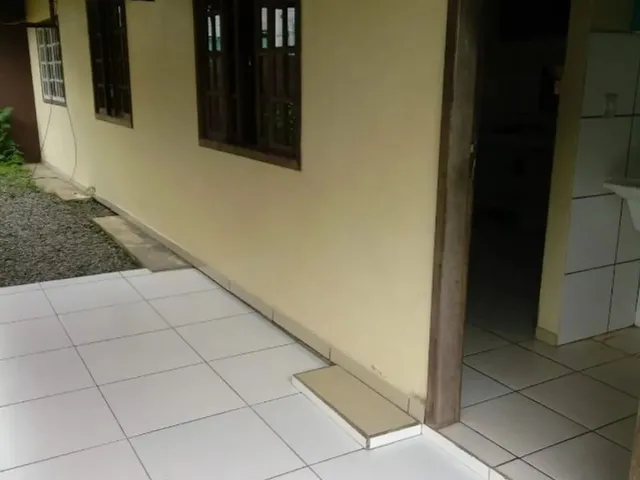 Imagem: A casa possui 2 Dormitórios, 1 Banheiro e está localizado