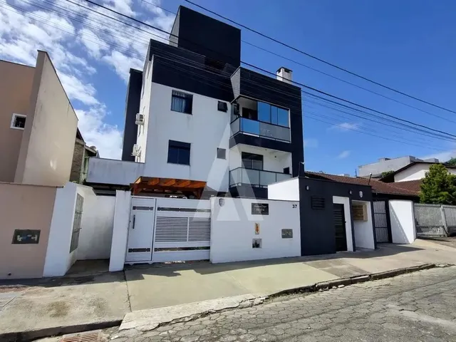 Imagem: O apartamento possui 2 Dormitórios, 1 Banheiro, 1 Vaga na