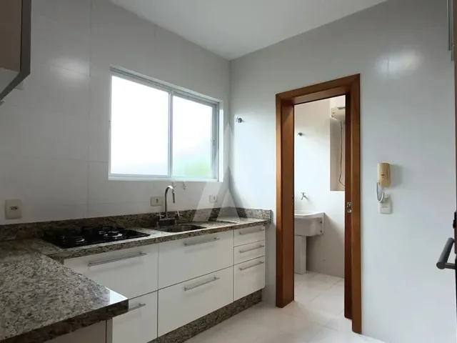 Imagem 12: Apartamento Semi Mobiliado no Bairro Atiradores, com 3 Quartos Sendo 1 Suíte, Cozinha Com