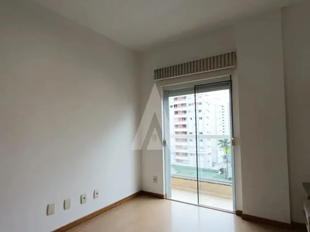 Imagem 6: Apartamento Semi Mobiliado no Bairro Atiradores, com 3 Quartos Sendo 1 Suíte, Cozinha Com