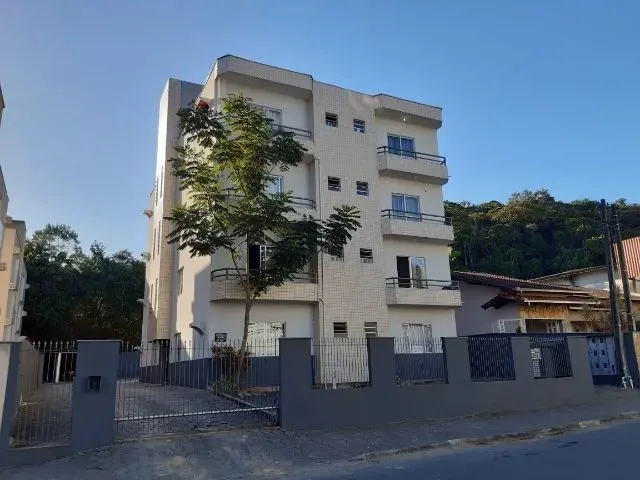 Imagem: A kitnet possui 1 Dormitório, 1 Banheiro, 1 Vaga na