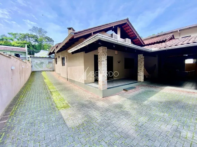 Imagem: A casa em condomínio possui 3 Dormitórios, 1 Suíte, 2