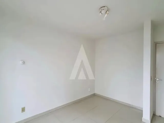 Imagem 5: Apartamento com 1 Quarto com Sacada, Elevador e Hall de Entrada no Bairro Centro