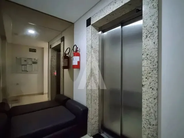 Imagem 13: Apartamento com 1 Quarto com Sacada, Elevador e Hall de Entrada no Bairro Centro