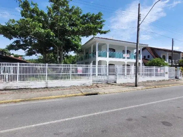 Imagem: Apartamento com Terreno Amplo, na Quadra