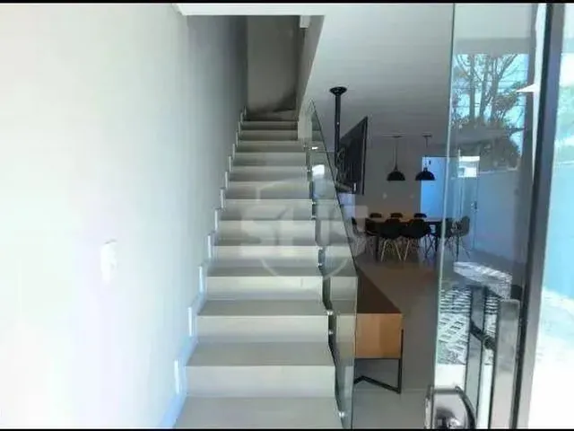 Imagem 2: Casa com 3 Dormitórios para Alugar, 230 M² por R$ 5.110,00/Mês - Vila Nova