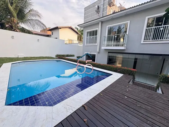 Imagem: Sobrado de Alto Padrão com Piscina e 5