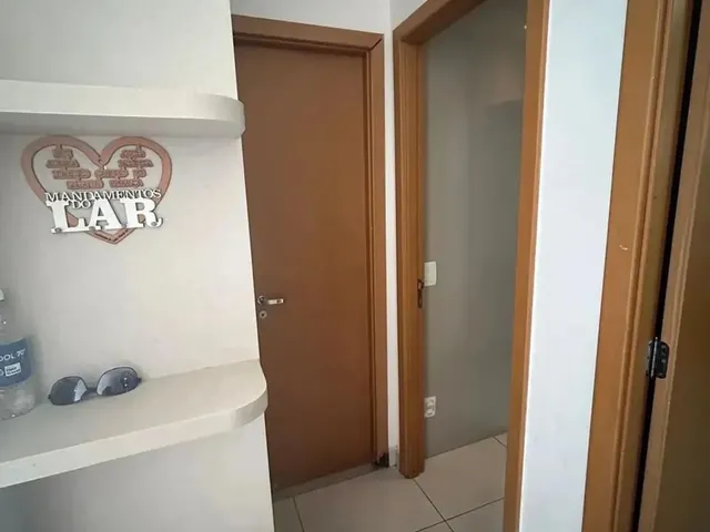 Imagem 2: Apartamento para Alugar em Condomínio com 2 Quartos e Armários Planejados e Elevador
