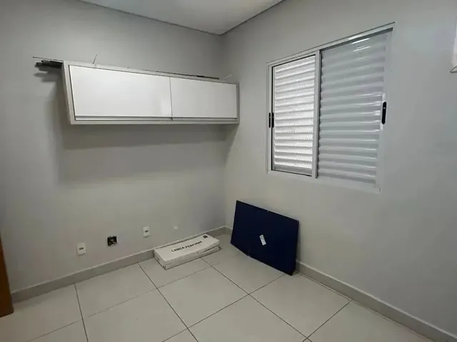 Imagem 13: Apartamento para Alugar em Condomínio com 2 Quartos e Armários Planejados e Elevador