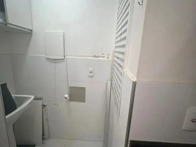 Imagem 8: Apartamento para Alugar em Condomínio com 2 Quartos e Armários Planejados e Elevador