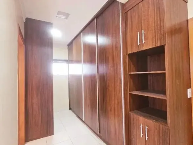 Imagem 10: Casa com 4 Dormitórios para Alugar, 350 M² por R$ 10.000,00/Mês - Condomínio