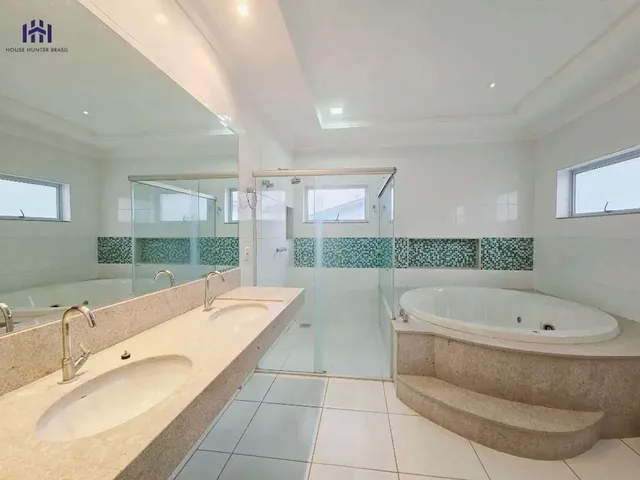 Imagem 4: Casa com 4 Dormitórios para Alugar, 350 M² por R$ 10.000,00/Mês - Condomínio