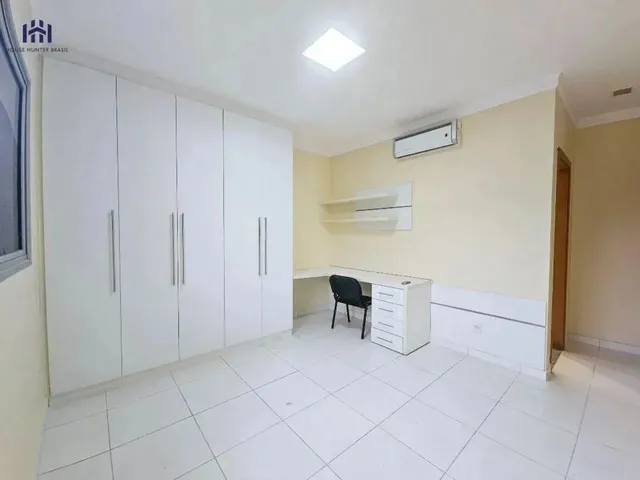 Imagem 11: Casa com 4 Dormitórios para Alugar, 350 M² por R$ 10.000,00/Mês - Condomínio