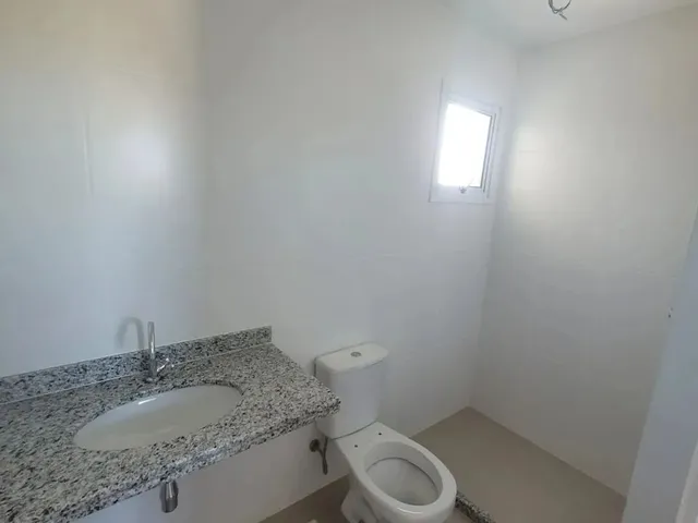Imagem 3: Apartamento para Alugar com 2 Quartos Sacada