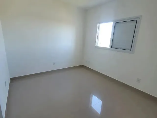 Imagem 4: Apartamento para Alugar com 2 Quartos Sacada