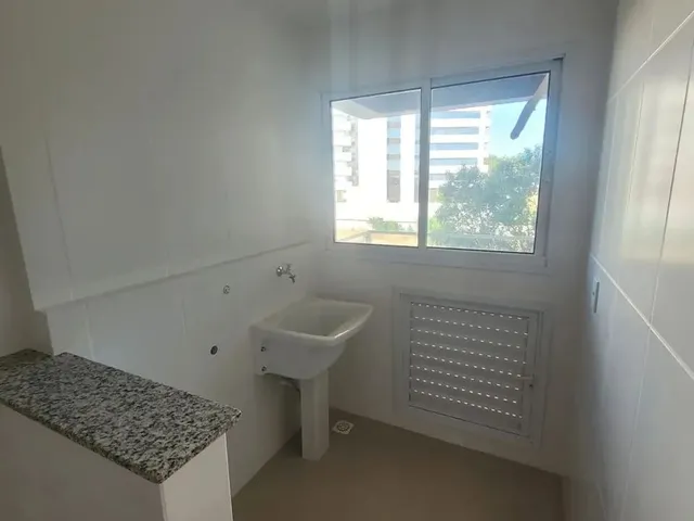 Imagem 9: Apartamento para Alugar com 2 Quartos Sacada
