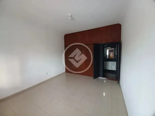 Imagem 3: Aluga-Se Casa de 3 Andares com Vocação Comercial em Bairro Nobre de Cuiabá Codigo
