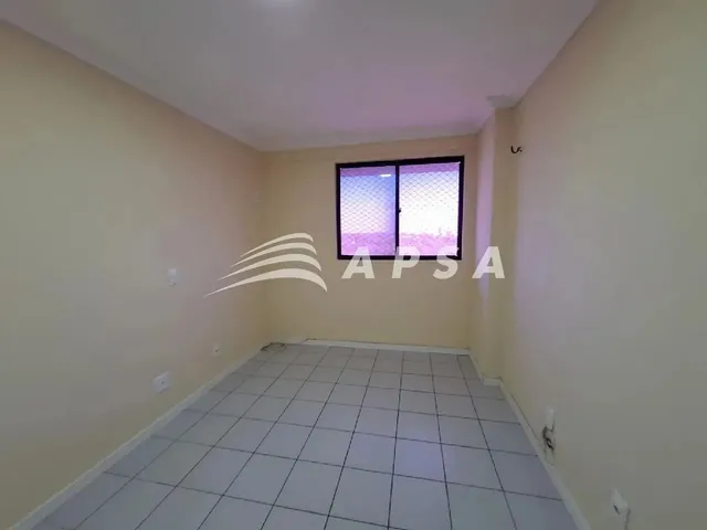 Imagem 7: Excelente Apto com , 03 Quartos, Sendo 02 Suites, Armários, 02 Vagas de Garagem, Varanda