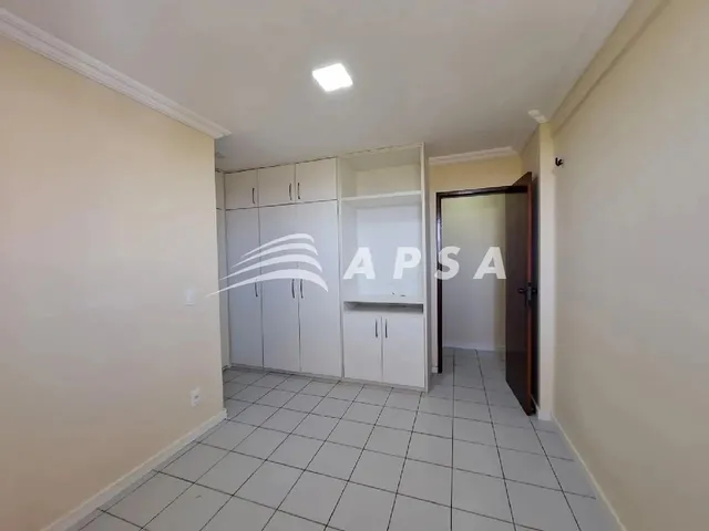 Imagem 2: Excelente Apto com , 03 Quartos, Sendo 02 Suites, Armários, 02 Vagas de Garagem, Varanda