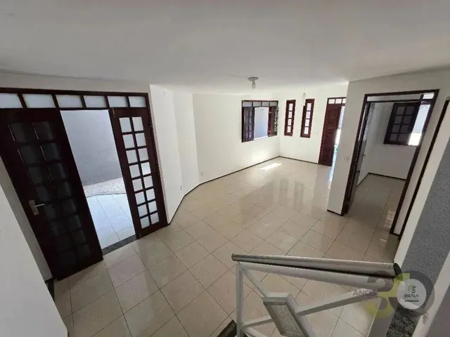 Imagem 1: Casa para Alugar, 180 M² por R$ 4.000,00/Mês - Sapiranga - Fortaleza/Ce