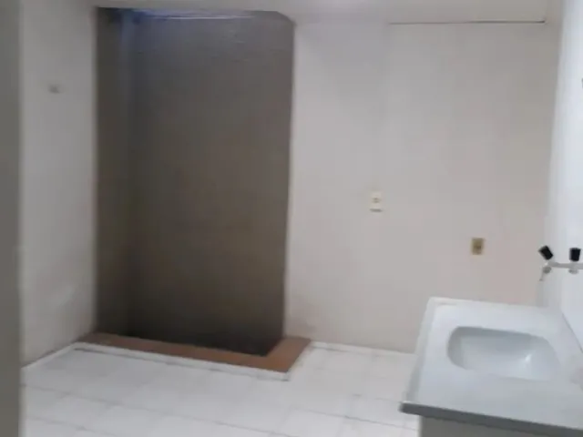 Imagem: Quitinete de Quarto, Sala e Banheiro Próx