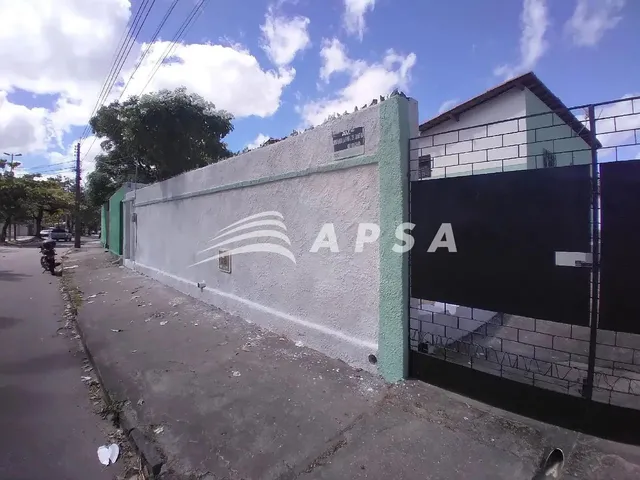 Imagem 8: Casa Ampla Reformada com 03 Quartos, Área Interna , Quintal, Varanda, Garagem Ligue E