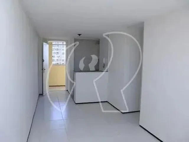 Imagem 11: Excelente Localização, com 03 Quartos (Sendo 01 Suíte,02 com Armários), Sala, Wc