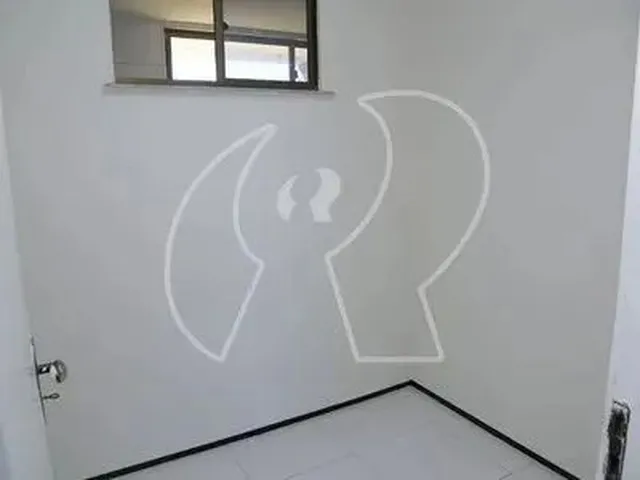 Imagem 4: Excelente Localização, com 03 Quartos (Sendo 01 Suíte,02 com Armários), Sala, Wc