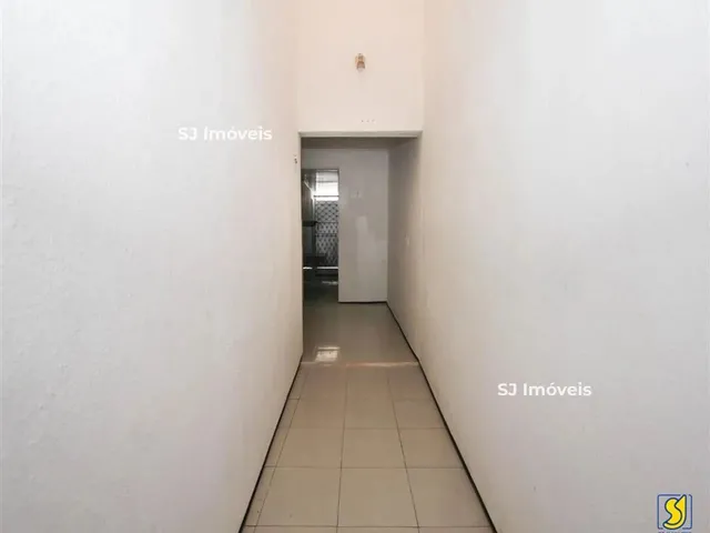 Imagem 2: Casa com Espaço Bem Distribuído Próxima À Av. Dom Manuel