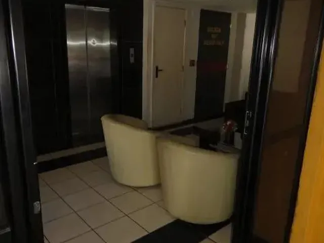 Imagem 6: Ótima Localização, 03 Quartos (Sendo 02 Suítes com Armários e 01 Dormitório)