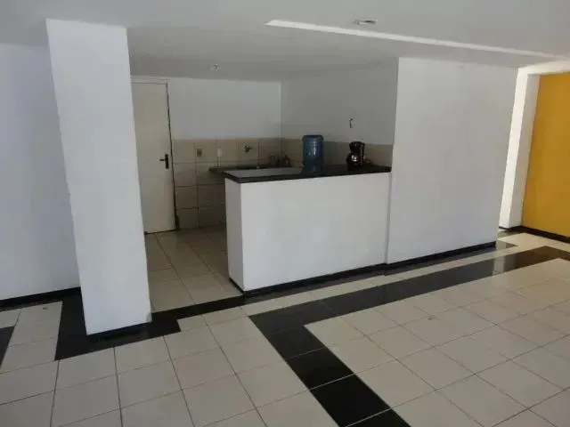 Imagem 2: Ótima Localização, 03 Quartos (Sendo 02 Suítes com Armários e 01 Dormitório)