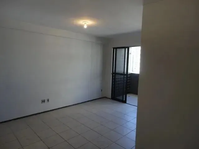 Imagem 11: Ótima Localização, 03 Quartos (Sendo 02 Suítes com Armários e 01 Dormitório)