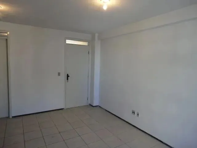 Imagem 13: Ótima Localização, 03 Quartos (Sendo 02 Suítes com Armários e 01 Dormitório)