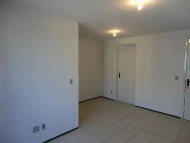 Imagem 4: Ótima Localização, 03 Quartos (Sendo 02 Suítes com Armários e 01 Dormitório)