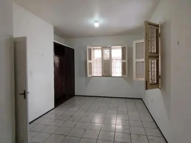 Imagem 10: Aluga-Se Casa Duplex com 05 Quartos na Divisa Centro com Joaquim Távora