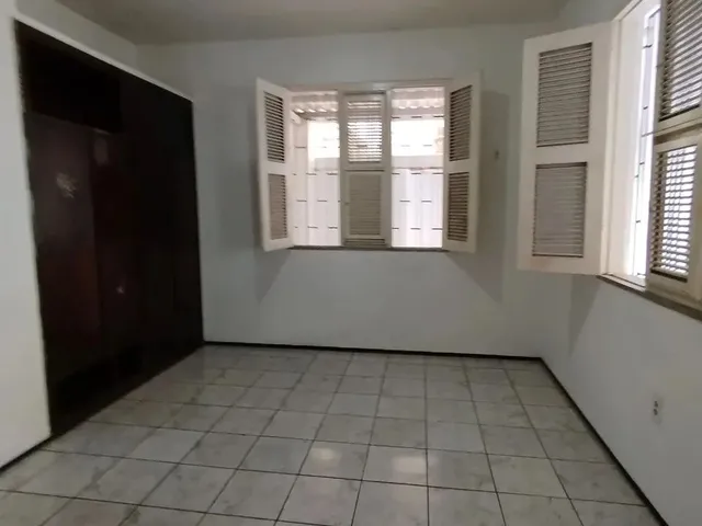 Imagem 8: Aluga-Se Casa Duplex com 05 Quartos na Divisa Centro com Joaquim Távora