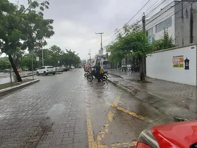 Imagem 1: Comercial: 4 Suítes, 5 Wcs, Duas Salas, Coz Ampla, 5 Vagas. Boa para Restaurante