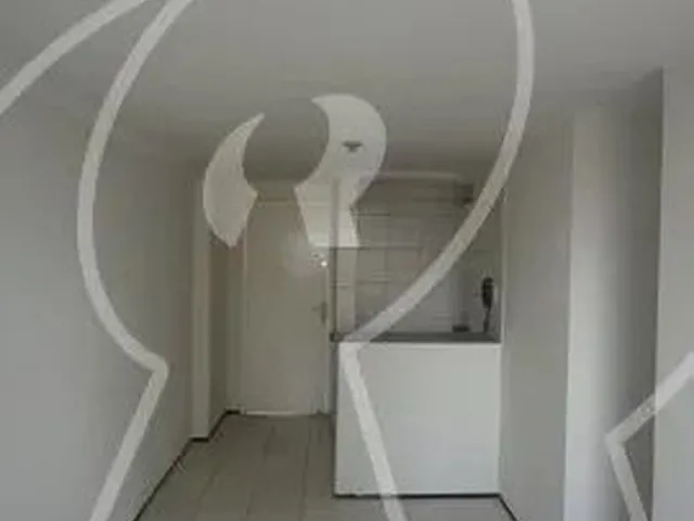 Imagem 8: Excelente Localização, com 03 Quartos (Sendo 01 Suíte,02 com Armários), Sala, Wc