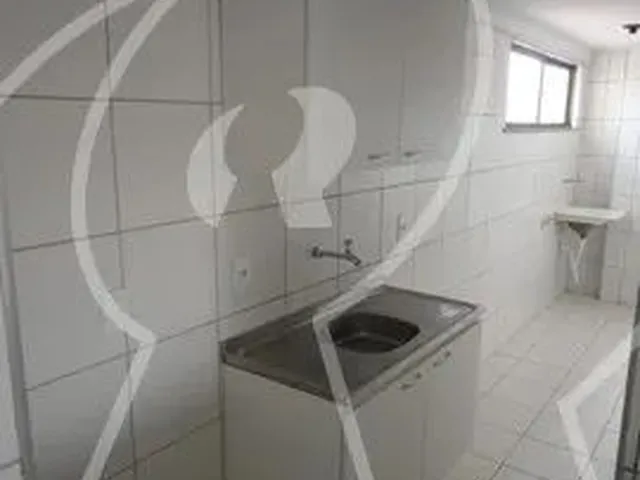 Imagem 13: Excelente Localização, com 03 Quartos (Sendo 01 Suíte,02 com Armários), Sala, Wc