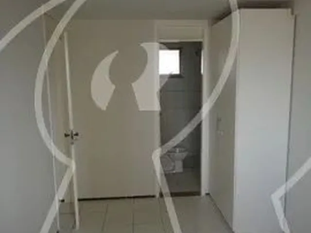 Imagem 6: Excelente Localização, com 03 Quartos (Sendo 01 Suíte,02 com Armários), Sala, Wc