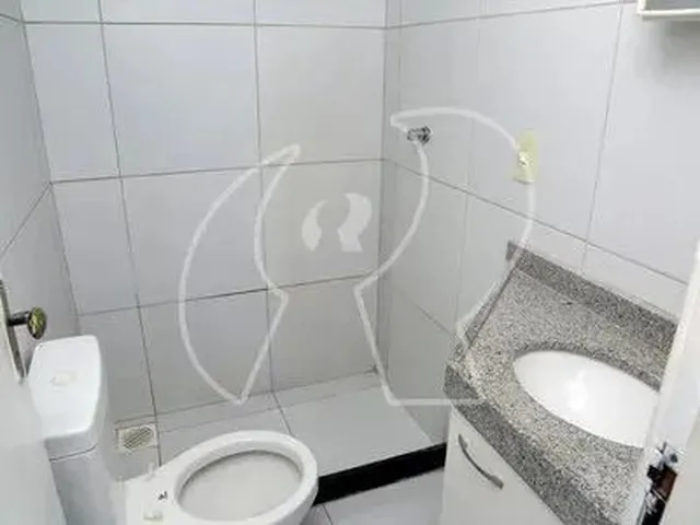 Imagem 10: Excelente Localização, com 03 Quartos (Sendo 01 Suíte,02 com Armários), Sala, Wc