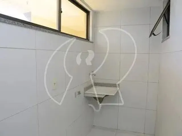 Imagem 11: Excelente Localização, com 03 Quartos (Sendo 01 Suíte,02 com Armários), Sala, Wc