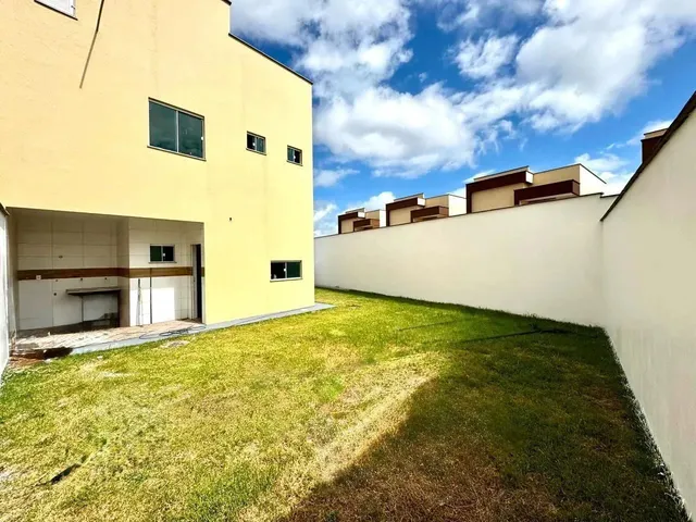 Imagem 2: Quintal Grande Casa Nova em Condomínio